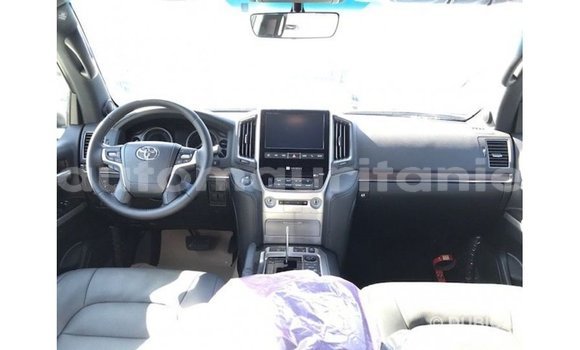 Acheter Import Voiture Toyota Land Cruiser Blanc à Import - Dubai, Adrar Acheter Import Voiture Toyota Land Cruiser Blanc à Import - Dubai, Adrar