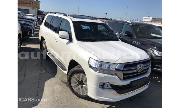 Acheter Import Voiture Toyota Land Cruiser Blanc à Import - Dubai, Adrar Acheter Import Voiture Toyota Land Cruiser Blanc à Import - Dubai, Adrar