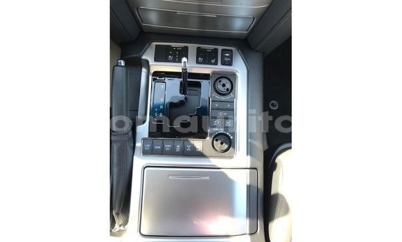 Acheter Import Voiture Toyota Land Cruiser Blanc à Import - Dubai, Adrar Acheter Import Voiture Toyota Land Cruiser Blanc à Import - Dubai, Adrar