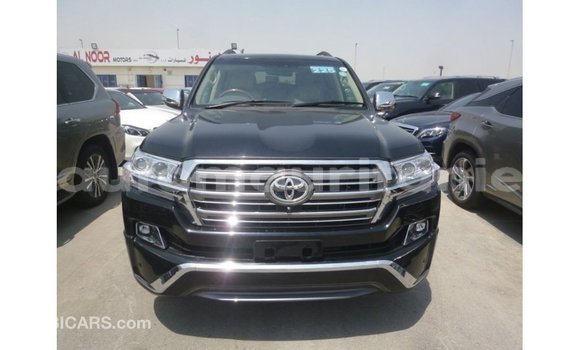 Acheter Import Voiture Toyota Land Cruiser Noir à Import - Dubai, Adrar Acheter Import Voiture Toyota Land Cruiser Noir à Import - Dubai, Adrar