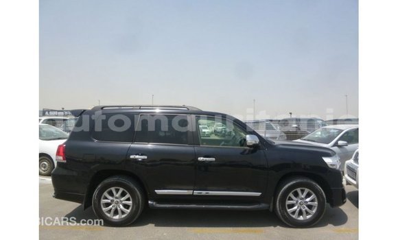Acheter Import Voiture Toyota Land Cruiser Noir à Import - Dubai, Adrar Acheter Import Voiture Toyota Land Cruiser Noir à Import - Dubai, Adrar