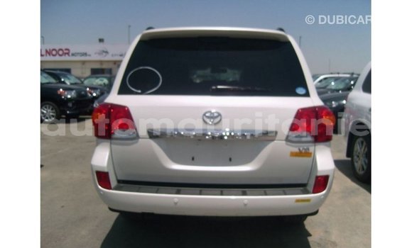 Acheter Import Voiture Toyota Land Cruiser Blanc à Import - Dubai, Adrar Acheter Import Voiture Toyota Land Cruiser Blanc à Import - Dubai, Adrar