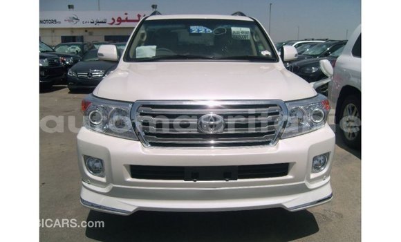 Acheter Import Voiture Toyota Land Cruiser Blanc à Import - Dubai, Adrar Acheter Import Voiture Toyota Land Cruiser Blanc à Import - Dubai, Adrar