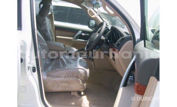 Acheter Import Voiture Toyota Land Cruiser Blanc à Import - Dubai, Adrar Acheter Import Voiture Toyota Land Cruiser Blanc à Import - Dubai, Adrar