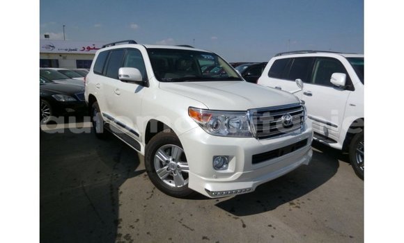 Acheter Import Voiture Toyota Land Cruiser Blanc à Import - Dubai, Adrar Acheter Import Voiture Toyota Land Cruiser Blanc à Import - Dubai, Adrar