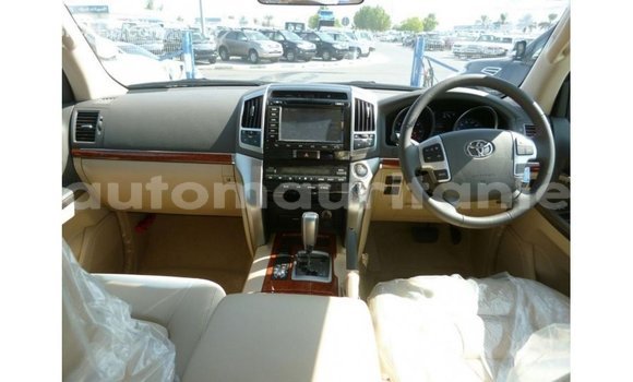 Acheter Import Voiture Toyota Land Cruiser Blanc à Import - Dubai, Adrar Acheter Import Voiture Toyota Land Cruiser Blanc à Import - Dubai, Adrar