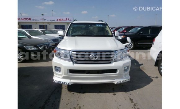 Acheter Import Voiture Toyota Land Cruiser Blanc à Import - Dubai, Adrar Acheter Import Voiture Toyota Land Cruiser Blanc à Import - Dubai, Adrar