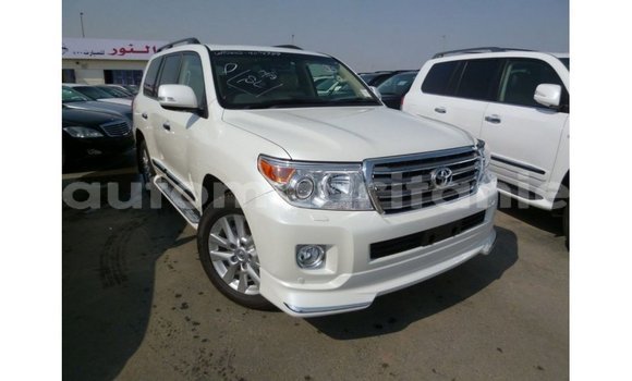 Acheter Import Voiture Toyota Land Cruiser Blanc à Import - Dubai, Adrar Acheter Import Voiture Toyota Land Cruiser Blanc à Import - Dubai, Adrar