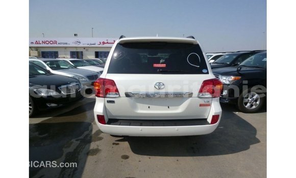 Acheter Import Voiture Toyota Land Cruiser Blanc à Import - Dubai, Adrar Acheter Import Voiture Toyota Land Cruiser Blanc à Import - Dubai, Adrar