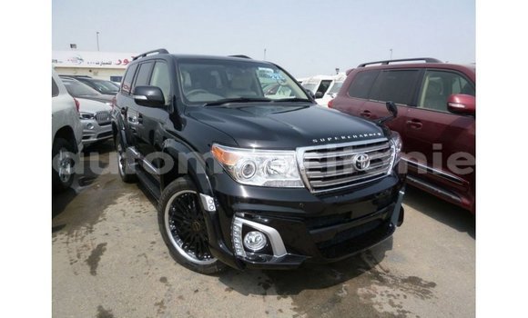 Acheter Import Voiture Toyota Land Cruiser Noir à Import - Dubai, Adrar Acheter Import Voiture Toyota Land Cruiser Noir à Import - Dubai, Adrar