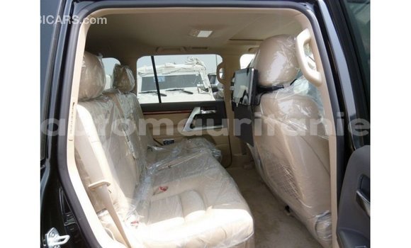 Acheter Import Voiture Toyota Land Cruiser Noir à Import - Dubai, Adrar Acheter Import Voiture Toyota Land Cruiser Noir à Import - Dubai, Adrar