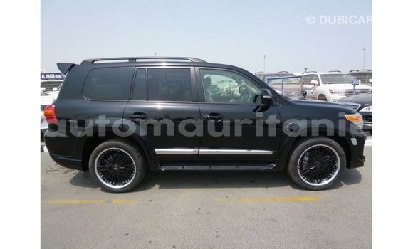 Acheter Import Voiture Toyota Land Cruiser Noir à Import - Dubai, Adrar Acheter Import Voiture Toyota Land Cruiser Noir à Import - Dubai, Adrar