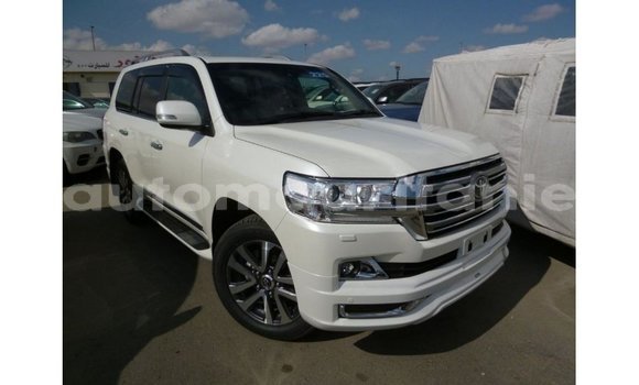 Acheter Import Voiture Toyota Land Cruiser Blanc à Import - Dubai, Adrar Acheter Import Voiture Toyota Land Cruiser Blanc à Import - Dubai, Adrar