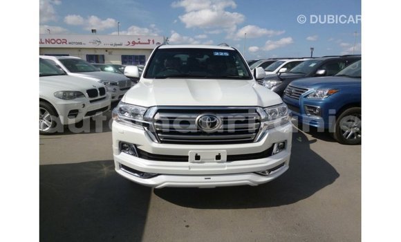 Acheter Import Voiture Toyota Land Cruiser Blanc à Import - Dubai, Adrar Acheter Import Voiture Toyota Land Cruiser Blanc à Import - Dubai, Adrar