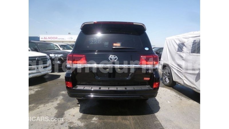 Big with watermark toyota land cruiser adrar import dubai 2636