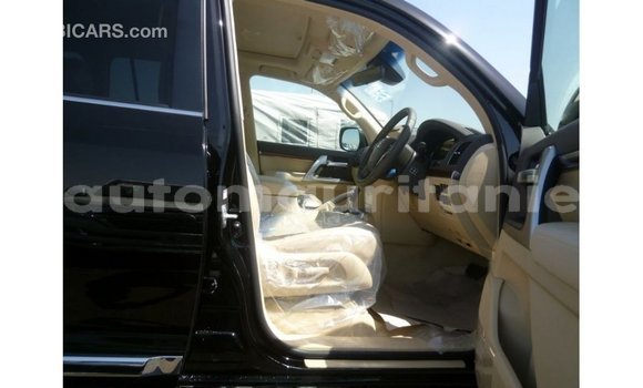Acheter Import Voiture Toyota Land Cruiser Noir à Import - Dubai, Adrar Acheter Import Voiture Toyota Land Cruiser Noir à Import - Dubai, Adrar