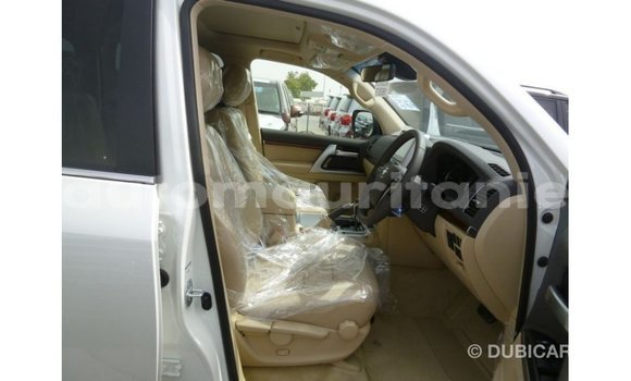 Acheter Import Voiture Toyota Land Cruiser Blanc à Import - Dubai, Adrar Acheter Import Voiture Toyota Land Cruiser Blanc à Import - Dubai, Adrar