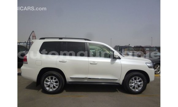 Acheter Import Voiture Toyota Land Cruiser Blanc à Import - Dubai, Adrar Acheter Import Voiture Toyota Land Cruiser Blanc à Import - Dubai, Adrar