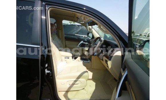Acheter Import Voiture Toyota Land Cruiser Noir à Import - Dubai, Adrar Acheter Import Voiture Toyota Land Cruiser Noir à Import - Dubai, Adrar