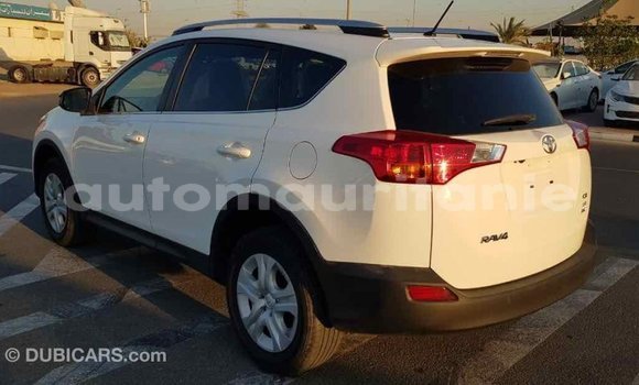 Acheter Import Voiture Toyota RAV4 Blanc à Import - Dubai, Adrar Acheter Import Voiture Toyota RAV4 Blanc à Import - Dubai, Adrar