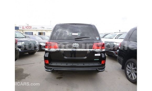 Acheter Import Voiture Toyota Land Cruiser Noir à Import - Dubai, Adrar Acheter Import Voiture Toyota Land Cruiser Noir à Import - Dubai, Adrar