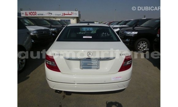 Acheter Import Voiture Mercedes-Benz 200 Blanc à Import - Dubai, Adrar Acheter Import Voiture Mercedes-Benz 200 Blanc à Import - Dubai, Adrar