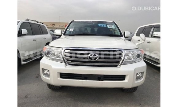 Acheter Import Voiture Toyota Land Cruiser Blanc à Import - Dubai, Adrar Acheter Import Voiture Toyota Land Cruiser Blanc à Import - Dubai, Adrar
