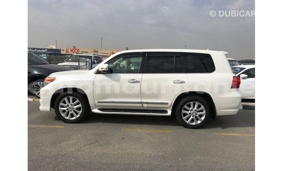 Acheter Import Voiture Toyota Land Cruiser Blanc à Import - Dubai, Adrar Acheter Import Voiture Toyota Land Cruiser Blanc à Import - Dubai, Adrar