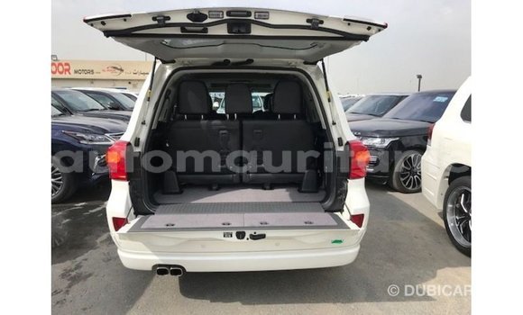 Acheter Import Voiture Toyota Land Cruiser Blanc à Import - Dubai, Adrar Acheter Import Voiture Toyota Land Cruiser Blanc à Import - Dubai, Adrar