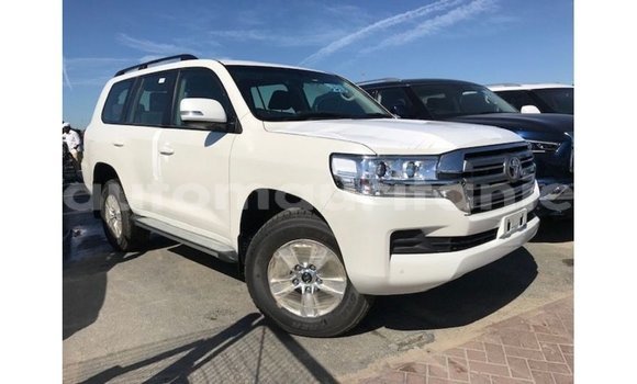 Acheter Import Voiture Toyota Land Cruiser Blanc à Import - Dubai, Adrar Acheter Import Voiture Toyota Land Cruiser Blanc à Import - Dubai, Adrar