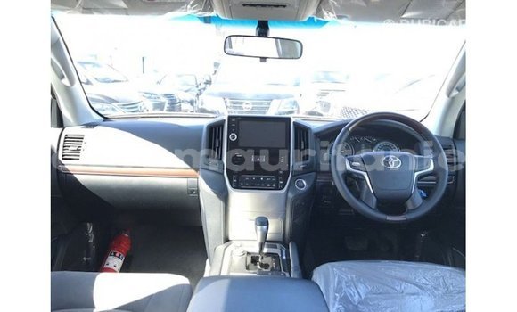 Acheter Import Voiture Toyota Land Cruiser Blanc à Import - Dubai, Adrar Acheter Import Voiture Toyota Land Cruiser Blanc à Import - Dubai, Adrar