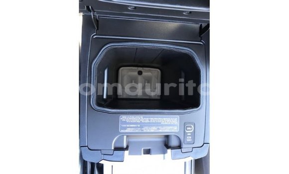 Acheter Import Voiture Toyota Land Cruiser Blanc à Import - Dubai, Adrar Acheter Import Voiture Toyota Land Cruiser Blanc à Import - Dubai, Adrar