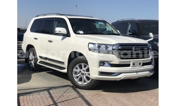 Acheter Import Voiture Toyota Land Cruiser Blanc à Import - Dubai, Adrar Acheter Import Voiture Toyota Land Cruiser Blanc à Import - Dubai, Adrar