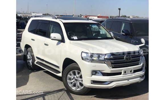 Acheter Import Voiture Toyota Land Cruiser Blanc à Import - Dubai, Adrar Acheter Import Voiture Toyota Land Cruiser Blanc à Import - Dubai, Adrar