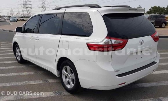 Acheter Import Voiture Toyota Sienna Blanc à Import - Dubai, Adrar Acheter Import Voiture Toyota Sienna Blanc à Import - Dubai, Adrar