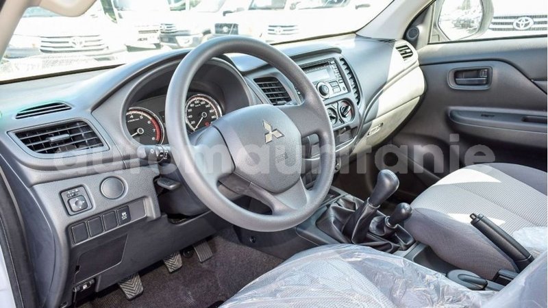 Big with watermark mitsubishi l200 adrar import dubai 2682