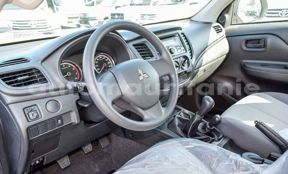 Acheter Import Voiture Mitsubishi L200 Blanc à Import - Dubai, Adrar Acheter Import Voiture Mitsubishi L200 Blanc à Import - Dubai, Adrar