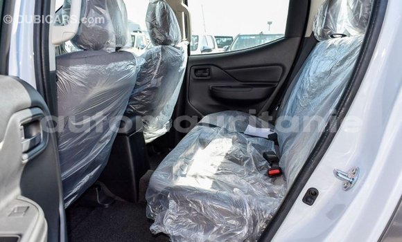 Acheter Import Voiture Mitsubishi L200 Blanc à Import - Dubai, Adrar Acheter Import Voiture Mitsubishi L200 Blanc à Import - Dubai, Adrar