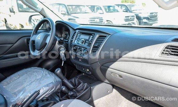 Acheter Import Voiture Mitsubishi L200 Blanc à Import - Dubai, Adrar Acheter Import Voiture Mitsubishi L200 Blanc à Import - Dubai, Adrar