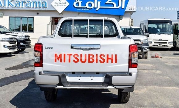 Acheter Import Voiture Mitsubishi L200 Blanc à Import - Dubai, Adrar Acheter Import Voiture Mitsubishi L200 Blanc à Import - Dubai, Adrar