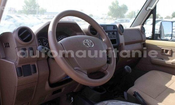 Acheter Import Voiture Toyota Land Cruiser Beige à Import - Dubai, Adrar Acheter Import Voiture Toyota Land Cruiser Beige à Import - Dubai, Adrar