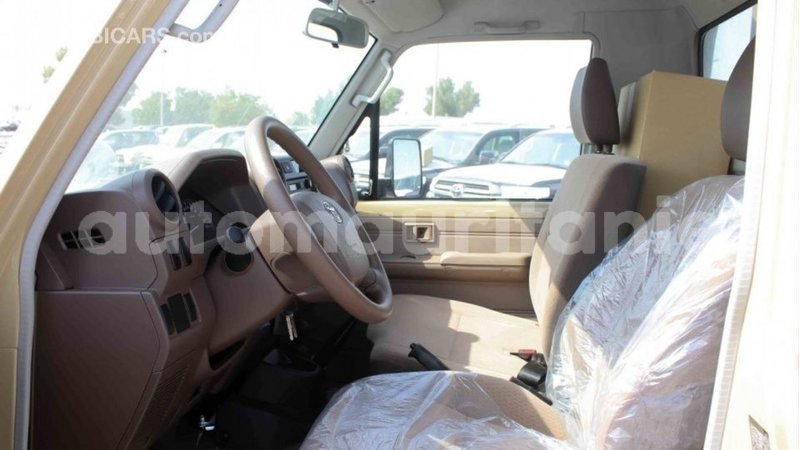 Big with watermark toyota land cruiser adrar import dubai 2683
