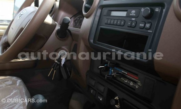Acheter Import Voiture Toyota Land Cruiser Beige à Import - Dubai, Adrar Acheter Import Voiture Toyota Land Cruiser Beige à Import - Dubai, Adrar