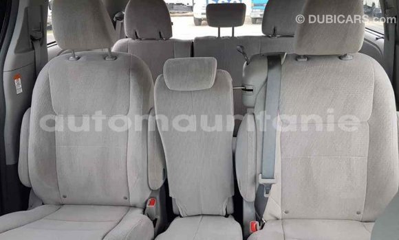 Acheter Import Voiture Toyota Sienna Blanc à Import - Dubai, Adrar Acheter Import Voiture Toyota Sienna Blanc à Import - Dubai, Adrar