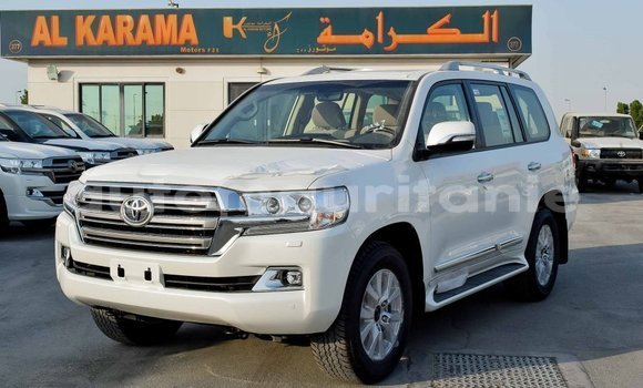 Acheter Import Voiture Toyota Land Cruiser Blanc à Import - Dubai, Adrar Acheter Import Voiture Toyota Land Cruiser Blanc à Import - Dubai, Adrar