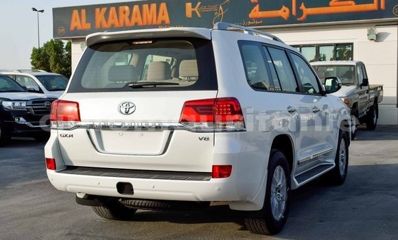 Acheter Import Voiture Toyota Land Cruiser Blanc à Import - Dubai, Adrar Acheter Import Voiture Toyota Land Cruiser Blanc à Import - Dubai, Adrar