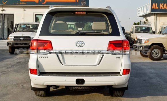 Acheter Import Voiture Toyota Land Cruiser Blanc à Import - Dubai, Adrar Acheter Import Voiture Toyota Land Cruiser Blanc à Import - Dubai, Adrar