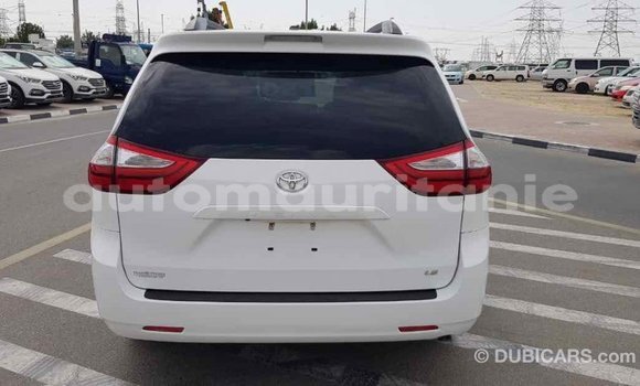 Acheter Import Voiture Toyota Sienna Blanc à Import - Dubai, Adrar Acheter Import Voiture Toyota Sienna Blanc à Import - Dubai, Adrar
