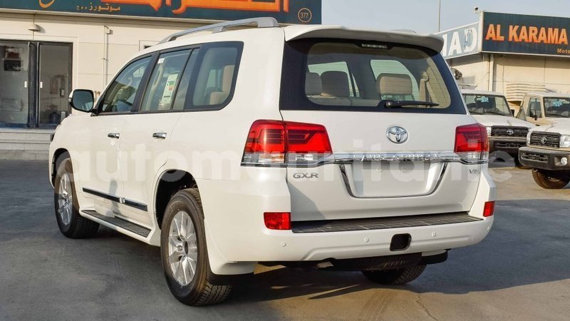 Big with watermark toyota land cruiser adrar import dubai 2685