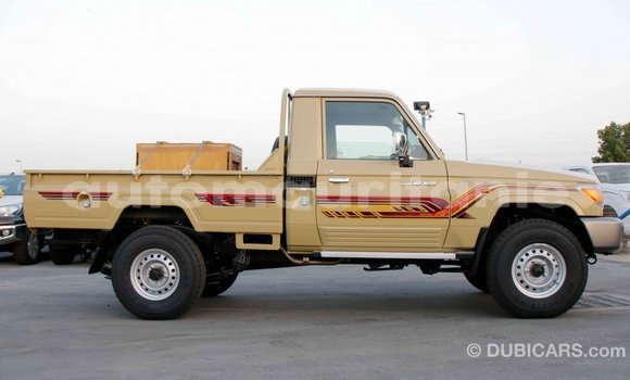 Acheter Import Voiture Toyota Land Cruiser Beige à Import - Dubai, Adrar Acheter Import Voiture Toyota Land Cruiser Beige à Import - Dubai, Adrar
